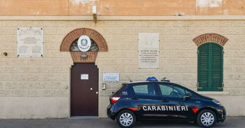 maestre-accusate-bimbi-asilo-latina-insulti-schiaffi-matite-2