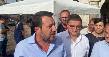 matteo-salvini-fischiato-festival-economia-trento-lega-attivisti