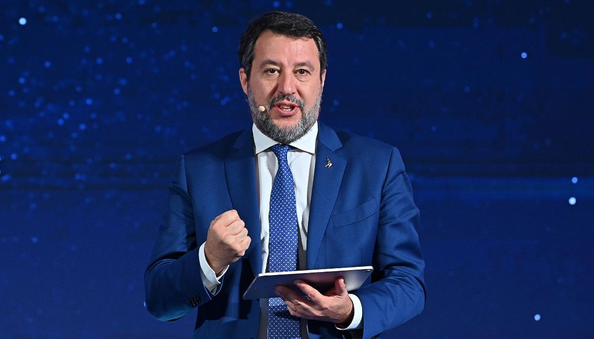 Sciopero Trenitalia-Italo precettato da Salvini per la F1 a Imola, il sindaco lo ringrazia: ira dei sindacati