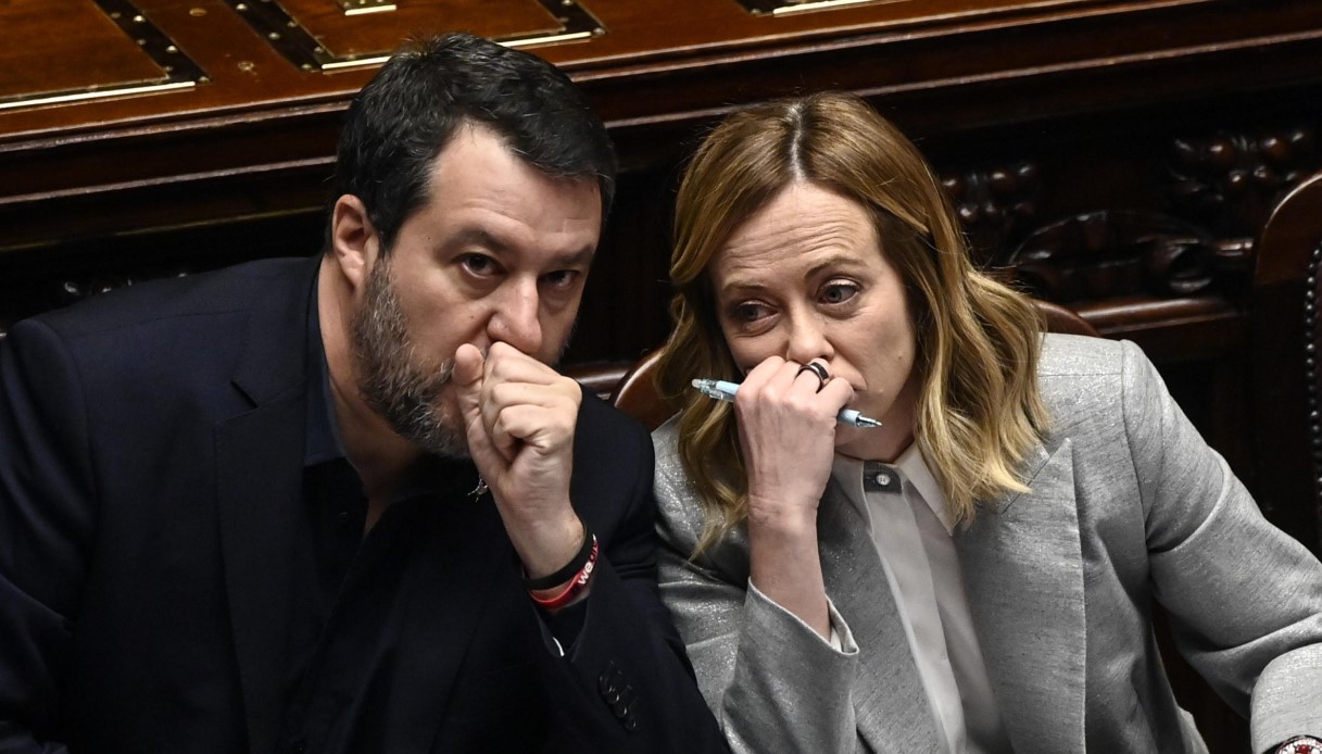Elly Schlein punge Giorgia Meloni e Matteo Salvini sulla famiglia tradizionale: 