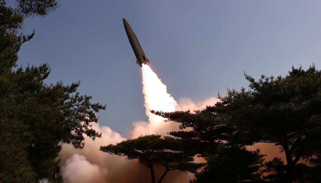 missile lanciato Corea del Nord allerta Giappone Okinawa