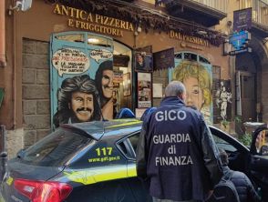 Guardia di Finanza Napoli, sequestrata alla camorra pizzeria dal Presidente: così clan Contini riciclava soldi