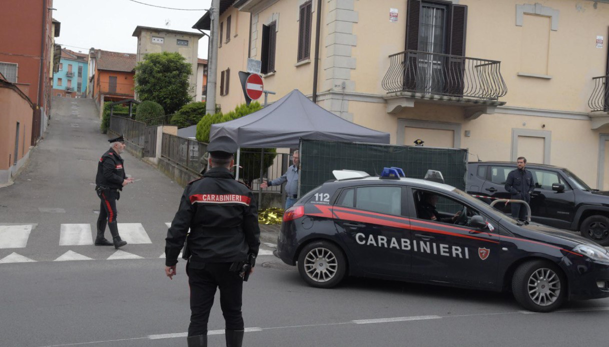 Corpo trascinato in strada a Pavia, non è stato l’amico a ucciderlo: autopsia conferma morte per infezione