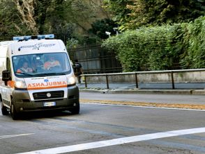 Operaio muore incastrato in un macchinario alla Kme di Fornaci di Barga vicino Lucca: inutili i soccorsi