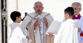 papa-francesco-omosessuali-vescovi-seminari