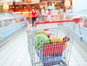 Piatti di plastica Rey ritirati dai supermercati, rischi per la salute: il richiamo disposto dal Ministero