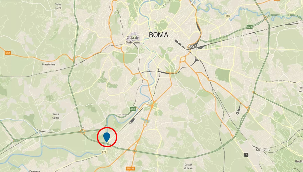 uomo morto investito furgone Roma via del Mare traffico