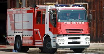 vigili-del-fuoco-mariano-comense-rifiuti-incendio