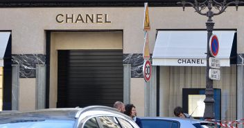 chanel-parigi-champs-elysees-ladri