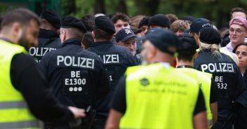 europei-germania-polizia-panama-tifosi-aiuto