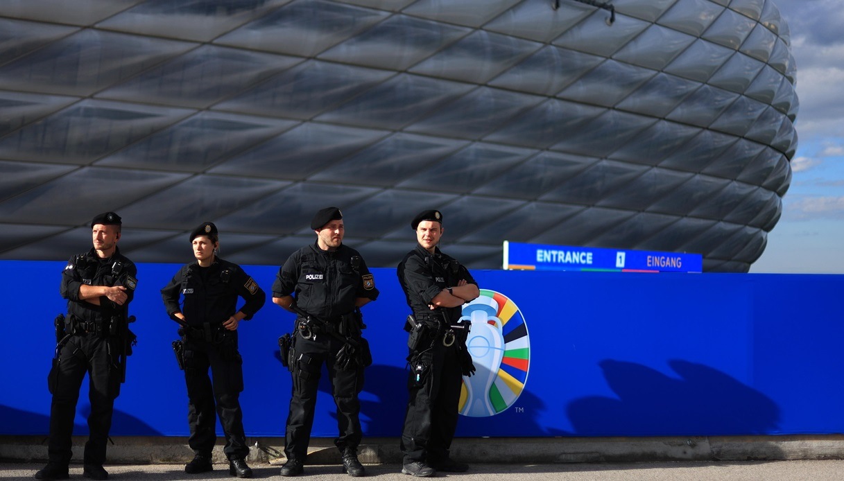 Europei di calcio in Germania: i tifosi, in particolare quelli inglesi, pronunciando la parola "Panama", avranno immediato supporto dalla polizia