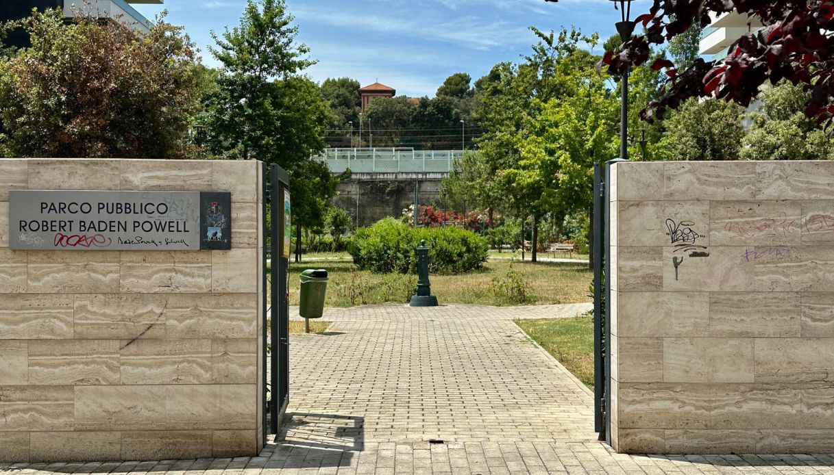L'ingresso del parco Parco Robert Baden Powell di Pescara dove è stato ucciso Thomas Luciani