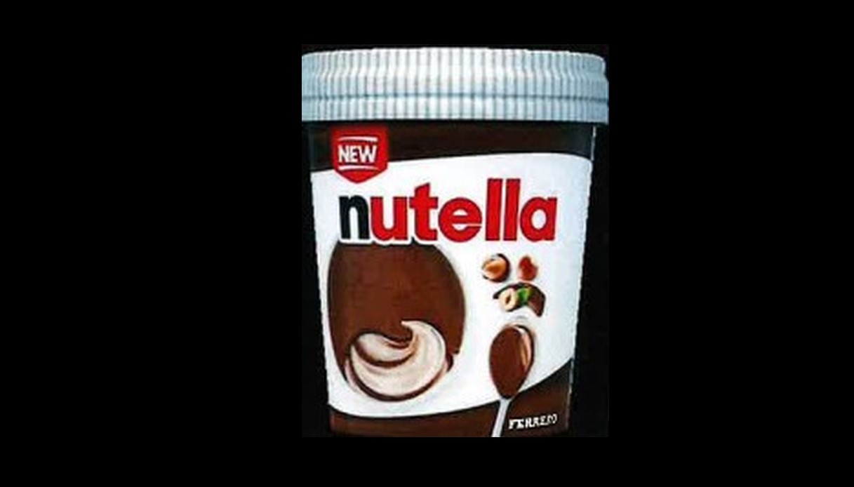 Gelato Nutella richiamato dai supermercati per ingredienti scritti in lingua non italiana: il lotto ritirato