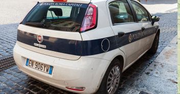 incidente morta monopattino semaforo rosso tor bella monaca roma