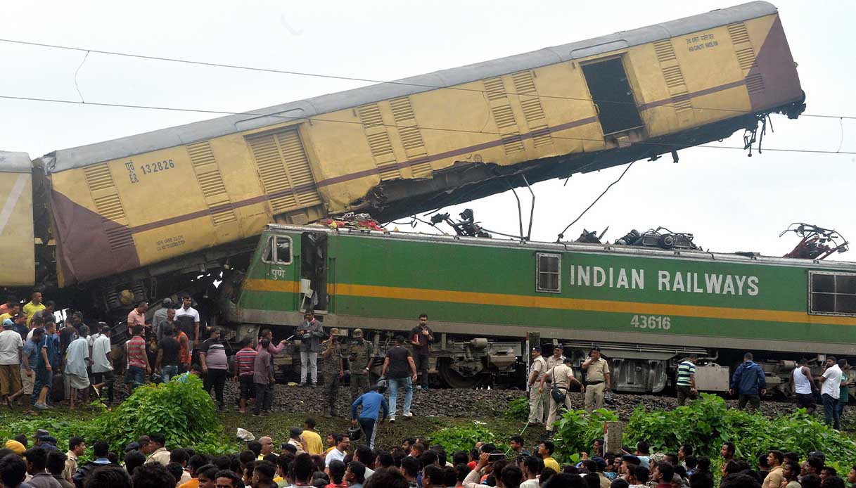 Nello Scontro Tra Due Treni In India Almeno 8 Morti E Decine Di Feriti ...