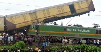 incidente-scontro-treni-india