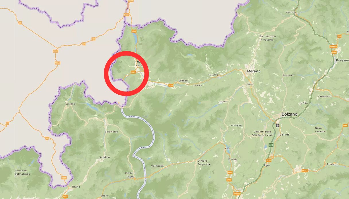 Incidente in moto sulla SS41 di Val Monastero, 60enne finisce fuori strada e muore al confine con la Svizzera