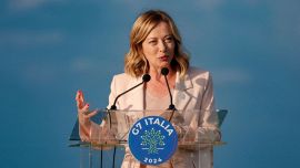 Meloni tar sig an G7: video efter spänningar med Macron och kontroverser om slutdeklarationen