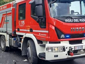 Operaio morto a Brugherio vicino Monza dopo l'esplosione e l'incendio nel capannone di un'azienda di vernici