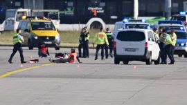 Aeropuerto de Frankfurt cerrado debido a la protesta de Ultima Generation: caos en los vuelos, fotos del ataque en la pista