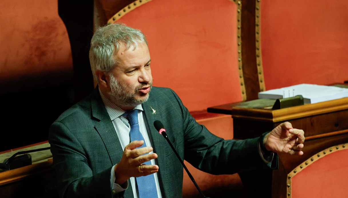 Si va verso l'inammissibilità per l'emendamento della Lega sui vaccini: Claudio Borghi ha proposto di togliere l'obbligatorietà