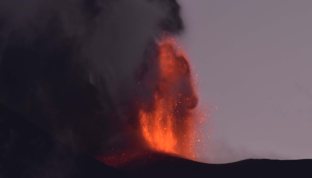 Il video della spettacolare eruzione dell