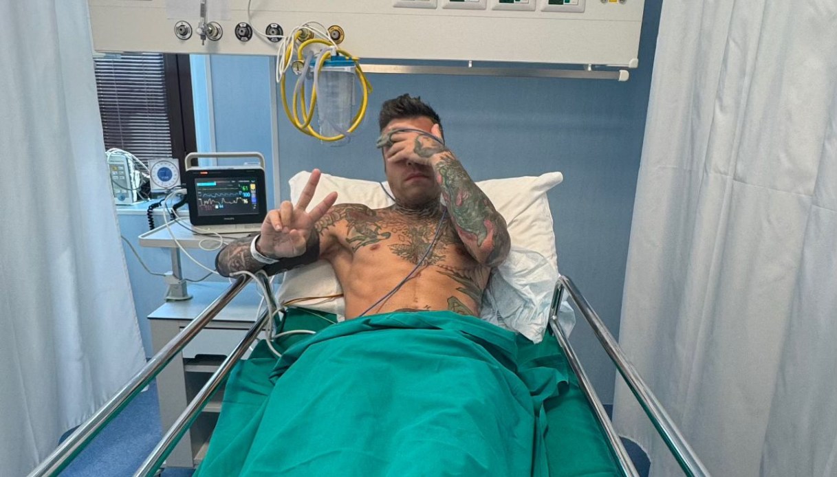 Il video di Fedez dall'ospedale dopo l'emorragia