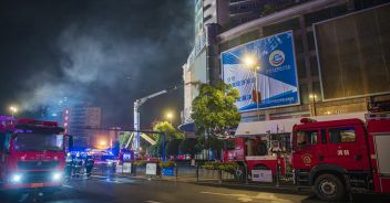 incendio-centro-commerciale-cina-morti