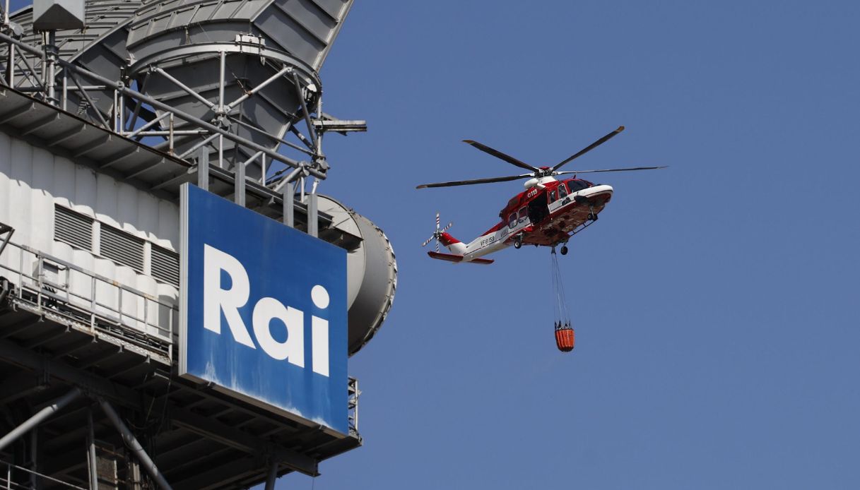 incendio roma monte mario rai