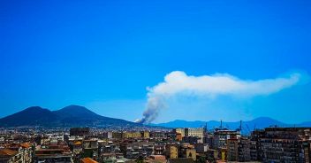 incendio-vesuvio-napoli-1