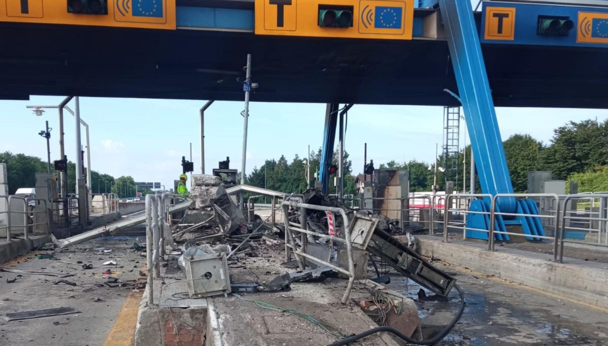 incidente gallarate a8 casello