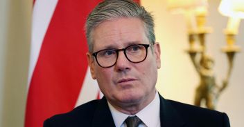 keir-starmer-ritiro-biden