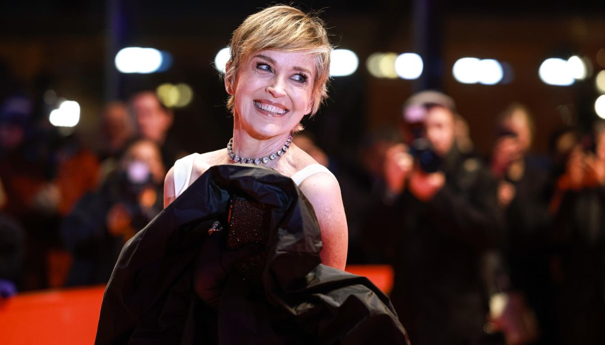 Sharon Stone dopo l'ictus ha perso milioni di dollari, la denuncia dell'attrice: 