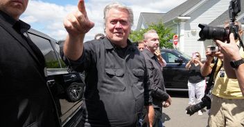 steve-bannon-carcere-condannda-donald-trump-capitol-hill