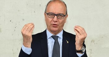 stop cellulari diari Giuseppe Valditara scuola