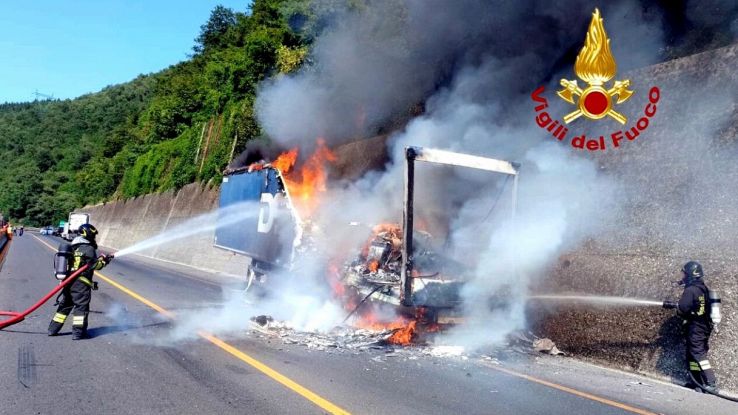 fire-trucks-a1-motorway-fire-traffic