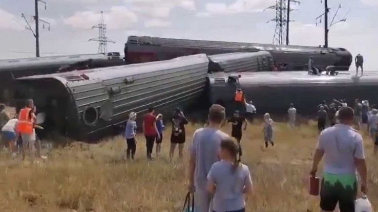 train-derailed-russia-volgograd-video