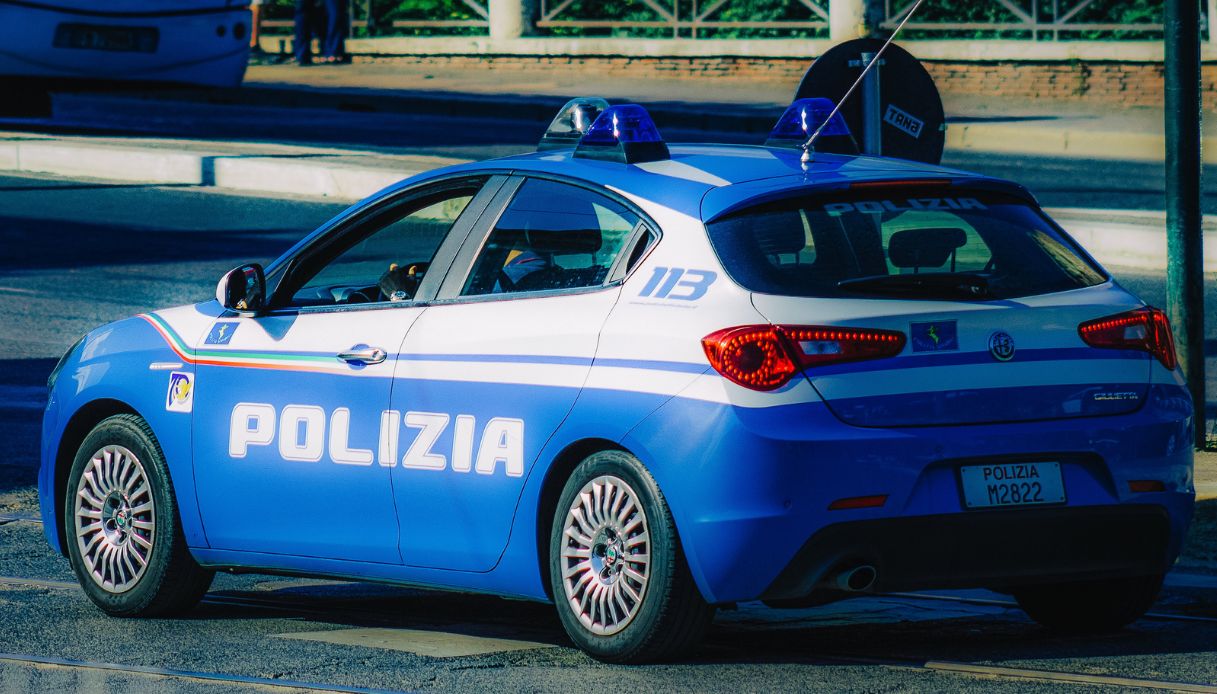 Un'auto della polizia