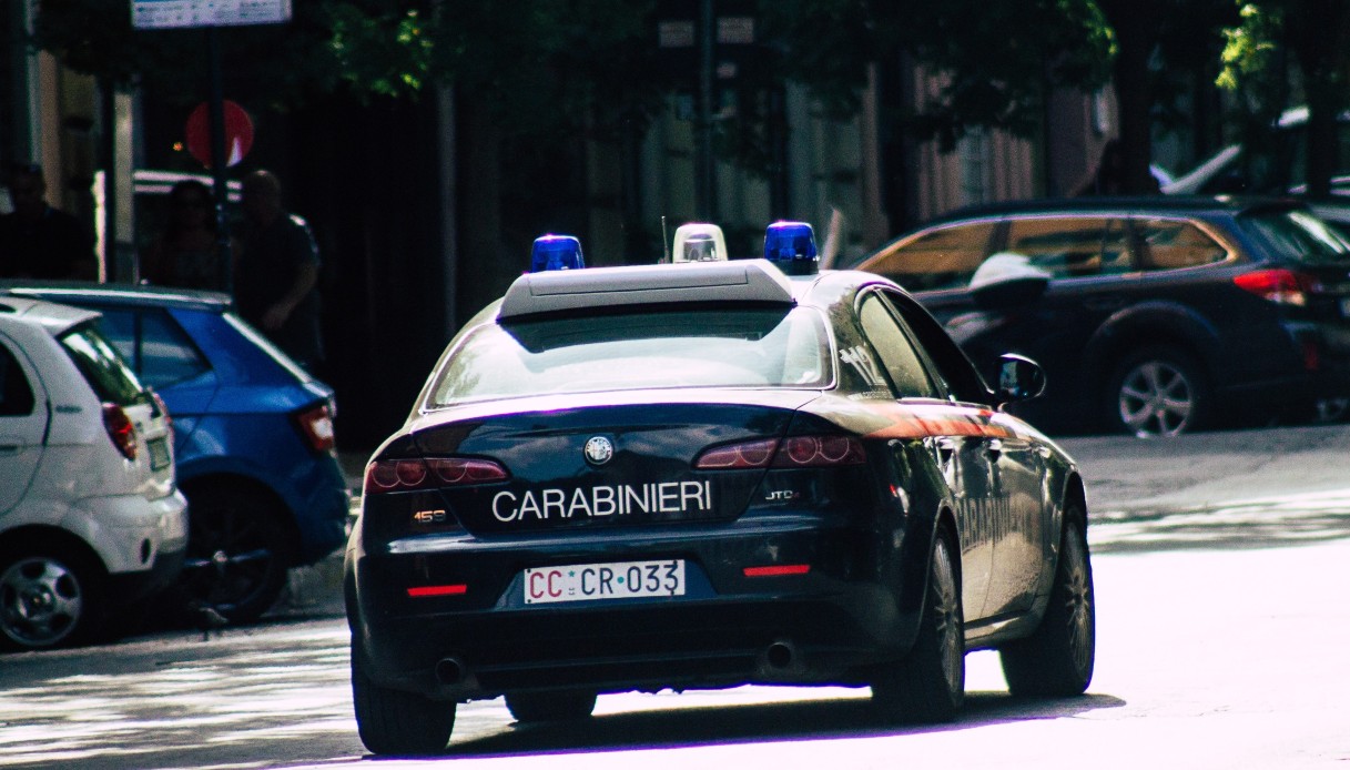 Un'auto dei carabinieri