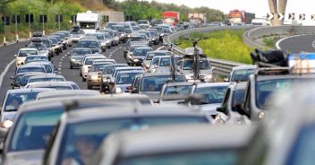 esodo-ferragosto-traffico-bollino-rosso-autostrada