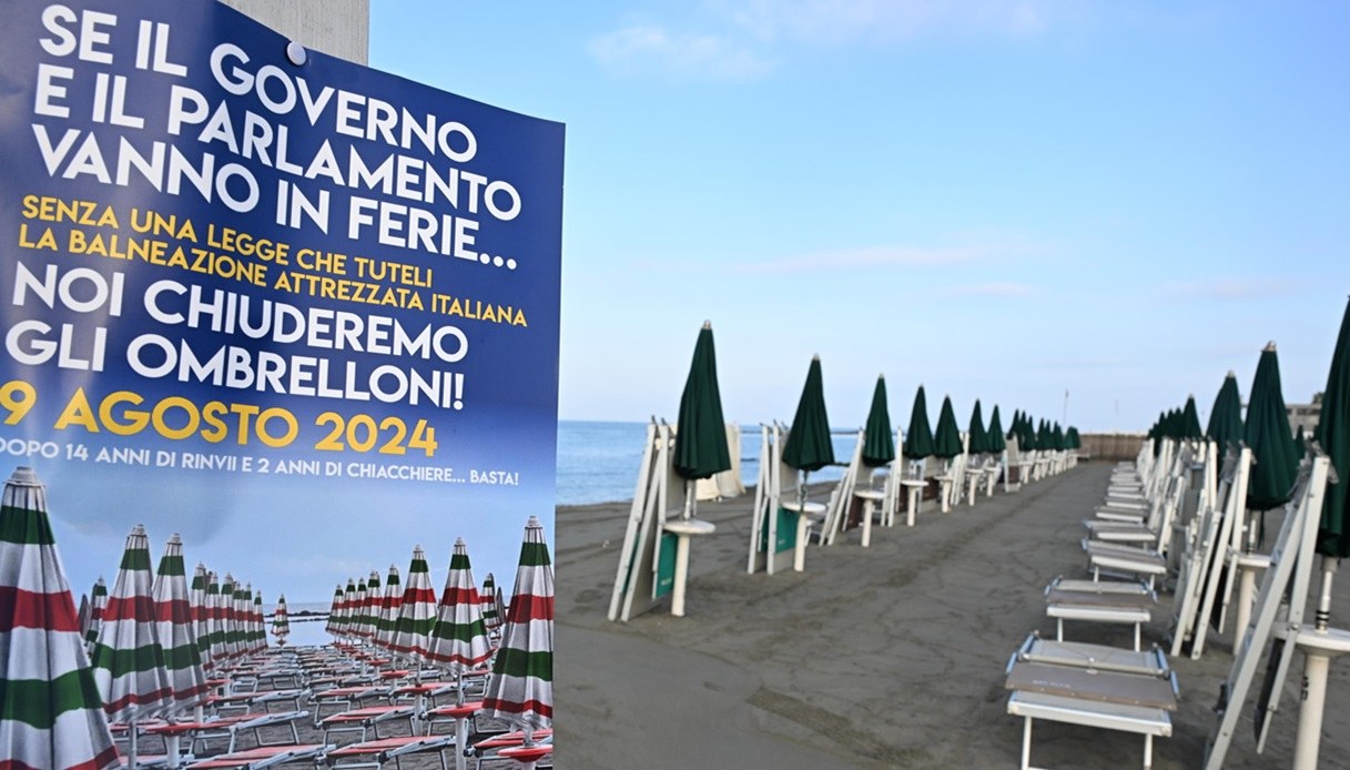 Spiaggia sciopero balneari cartelli