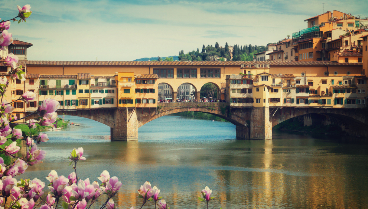 ponte vecchio imbrattato