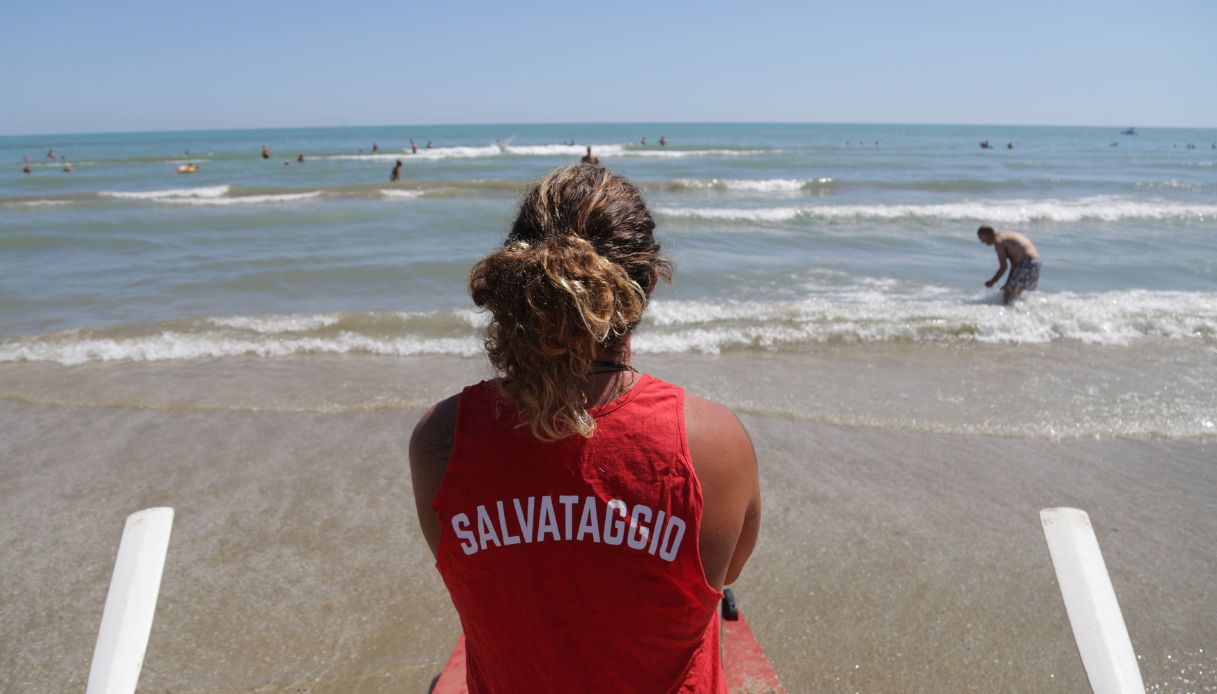 Bagnino Saverio Amato multato a Venezia per aver salvato una turista, delusione per la sanzione: le parole