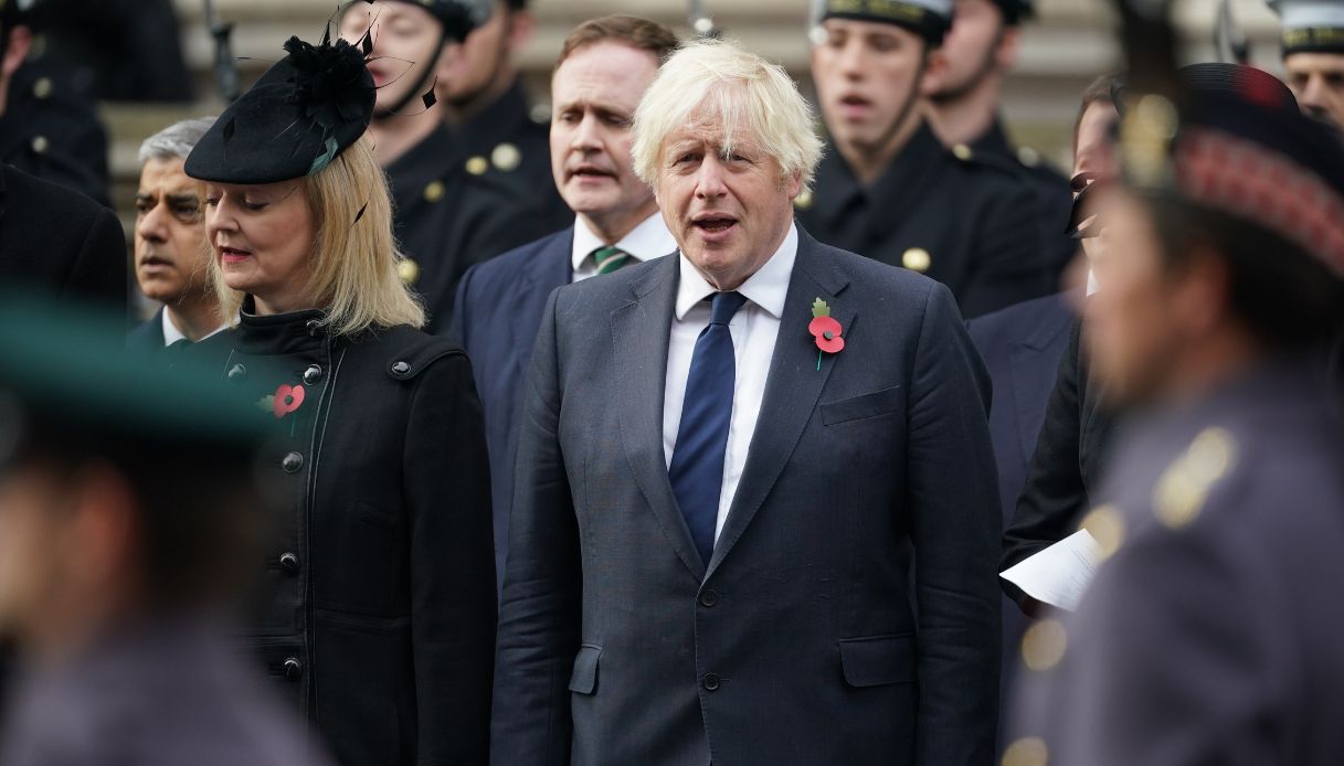 boris johnson gran bretagna invasione olanda covid