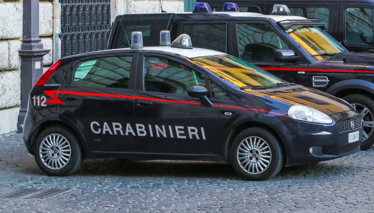 https://wips.plug.it/cips/notizie.virgilio.it/cms/2024/09/carabinieri-2-istock.jpg