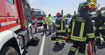 incidente a14 corsia emergenza gomma