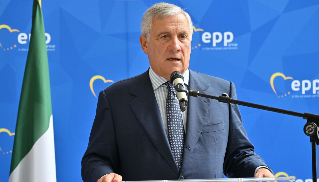 https://wips.plug.it/cips/notizie.virgilio.it/cms/2024/09/israele-libano-tajani-italiani.jpg