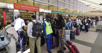 italiani-bloccati-aeroporto-kenya