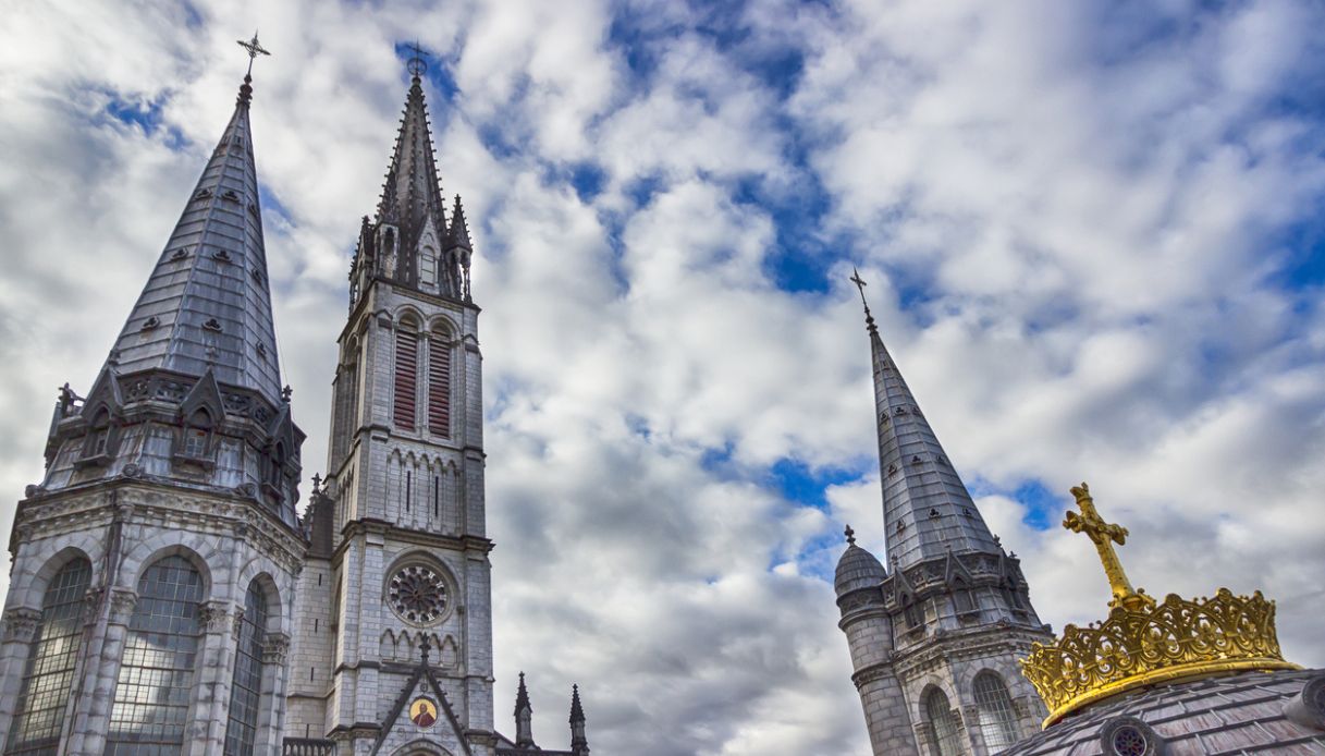 Lourdes allagato santuario