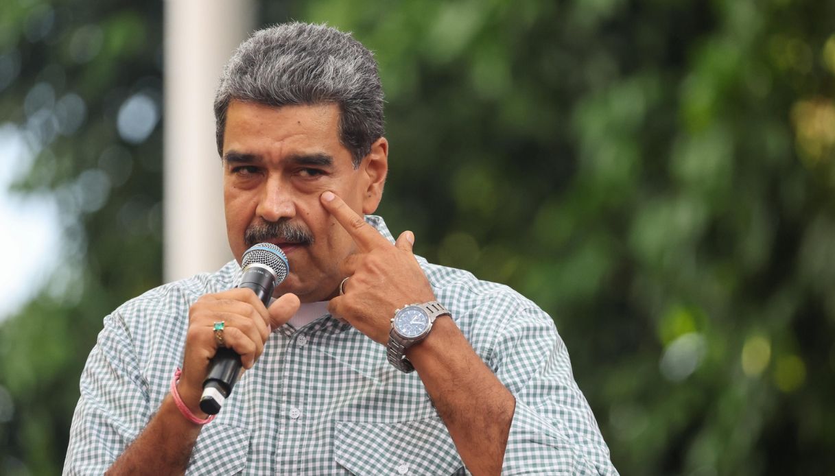 Nicolas Maduro anticipa il Natale